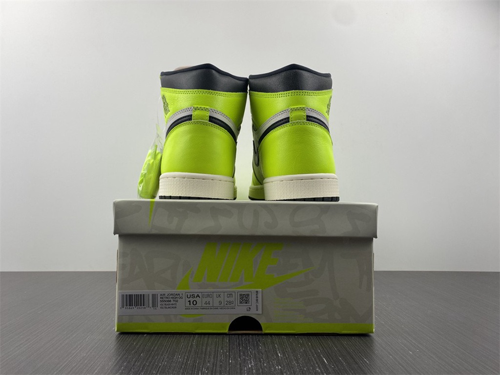 Air Jordan 1 Retro High OG 555088-702