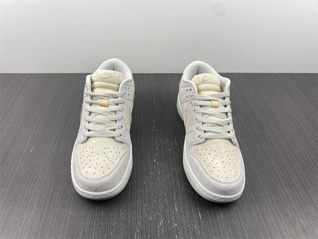 Dunk Low Retro DD8338-001