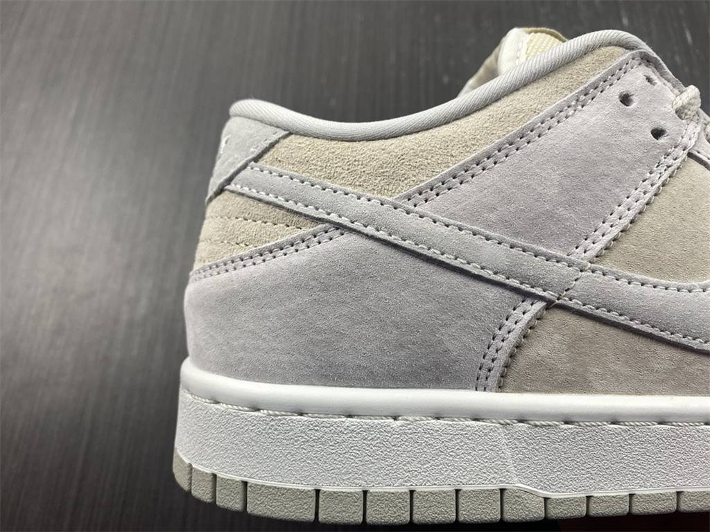 Dunk Low Retro DD8338-001