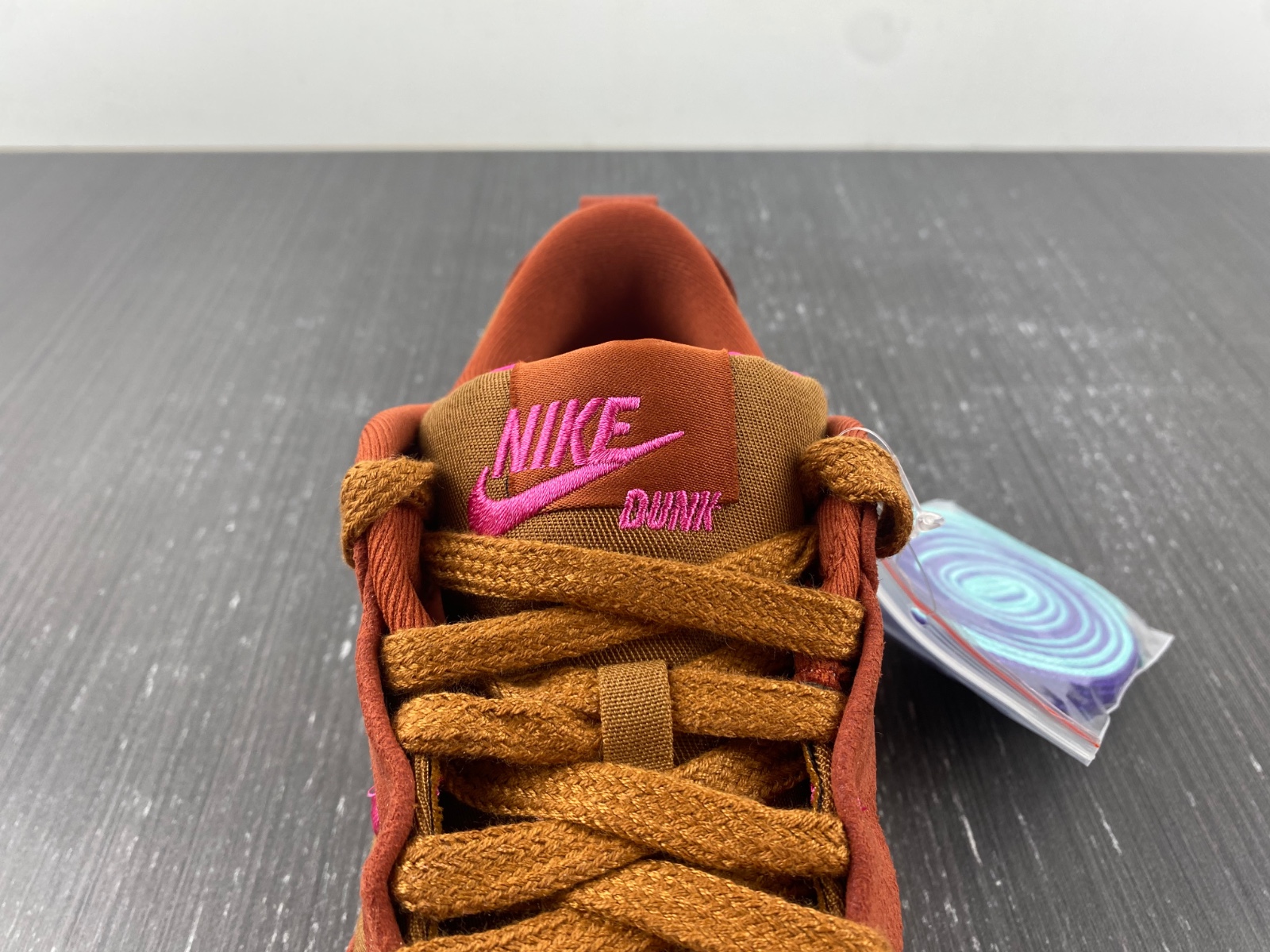 Dunk Low DH4402-200