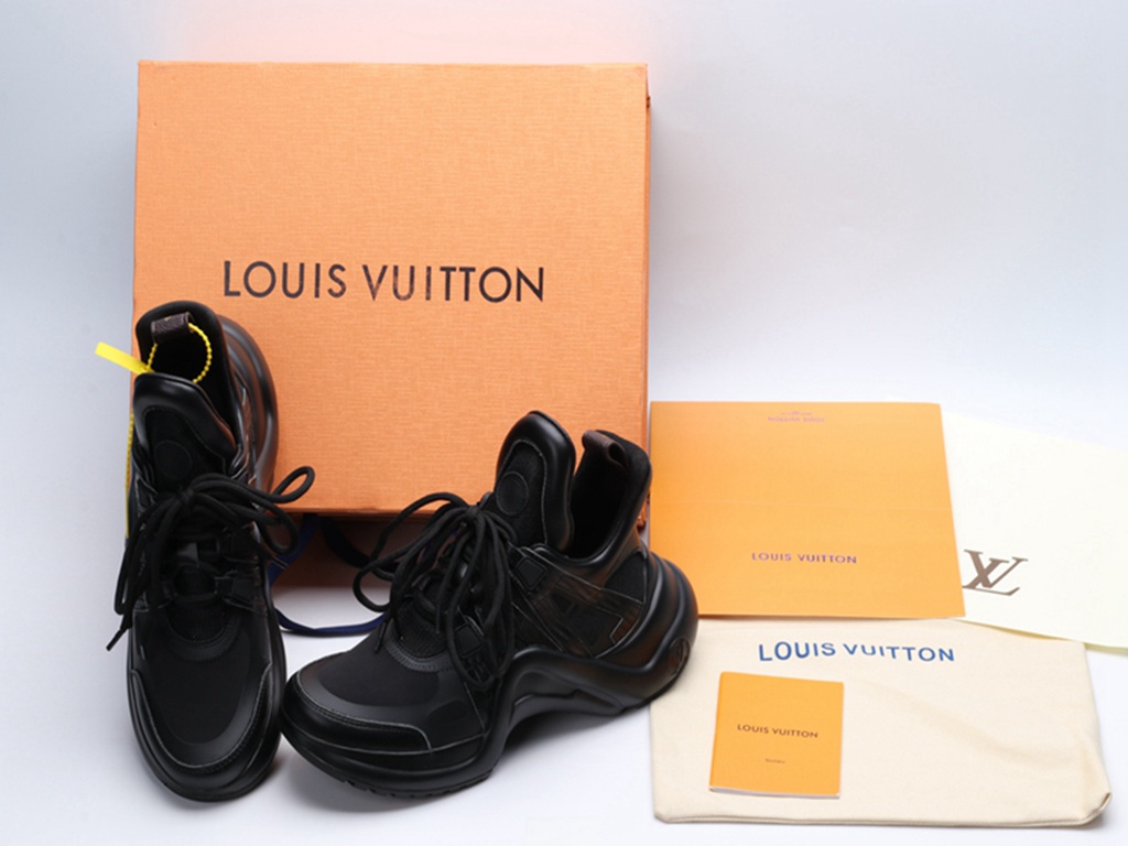 L*V Archlight Sneaker Black