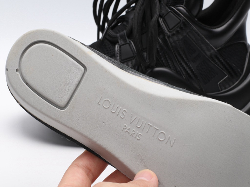 L*V Archlight Sneaker Black