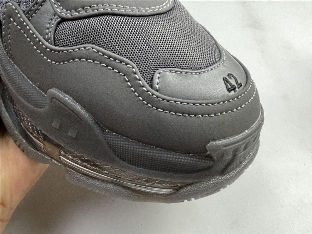 Designer Sneakers BLG Wmns Triple S Trainer Grey
