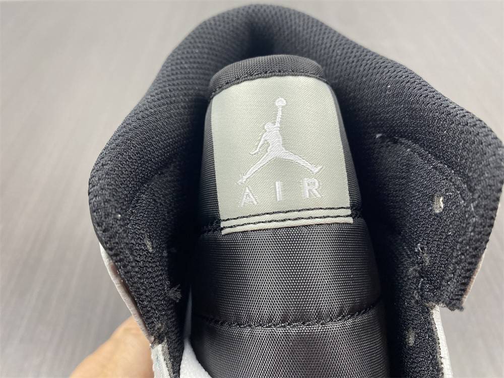 Air Jordan 1 Mid Light Smoke Grey 554724-078