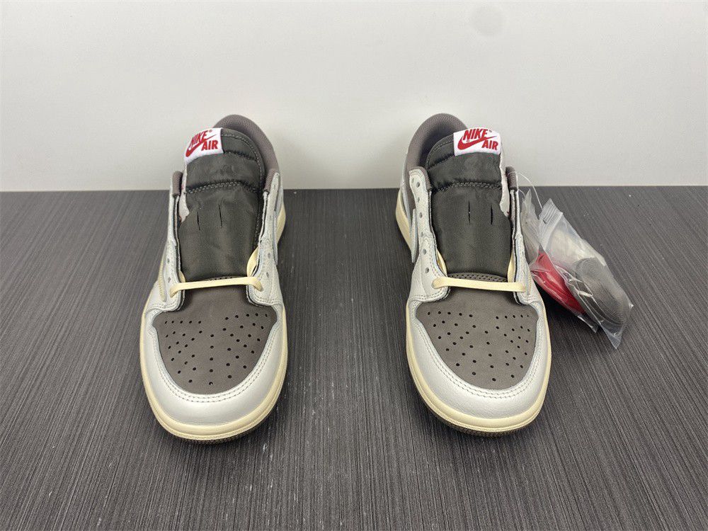 Travis Scott x Air Jordan 1 DM7866-162