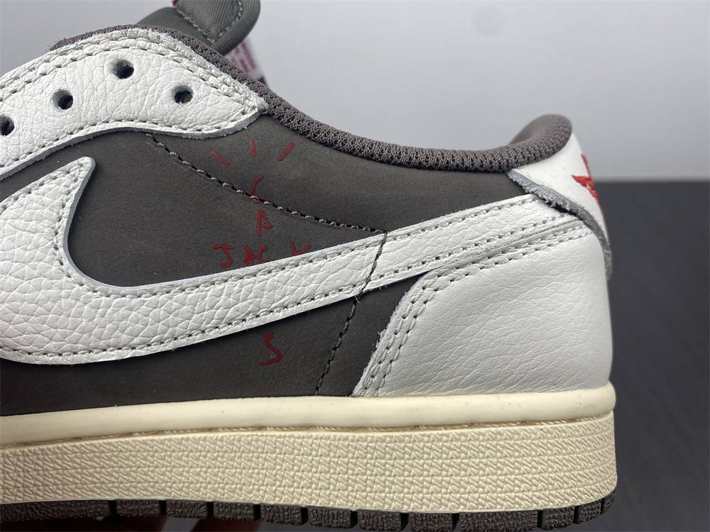 Travis Scott x Air Jordan 1 DM7866-162
