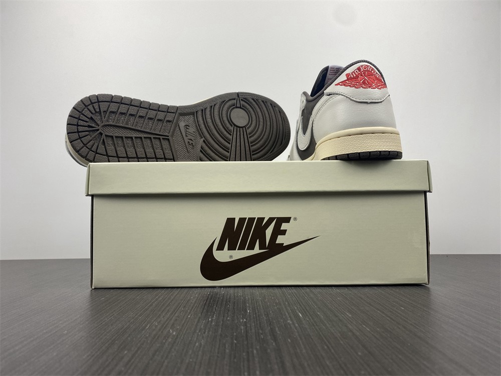 Travis Scott x Air Jordan 1 DM7866-162