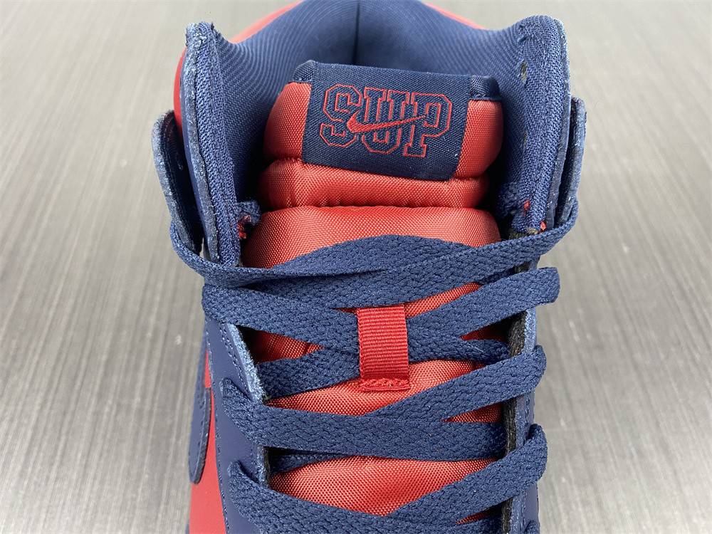 Svp*me x Nike SB Dunk High DN3741-600