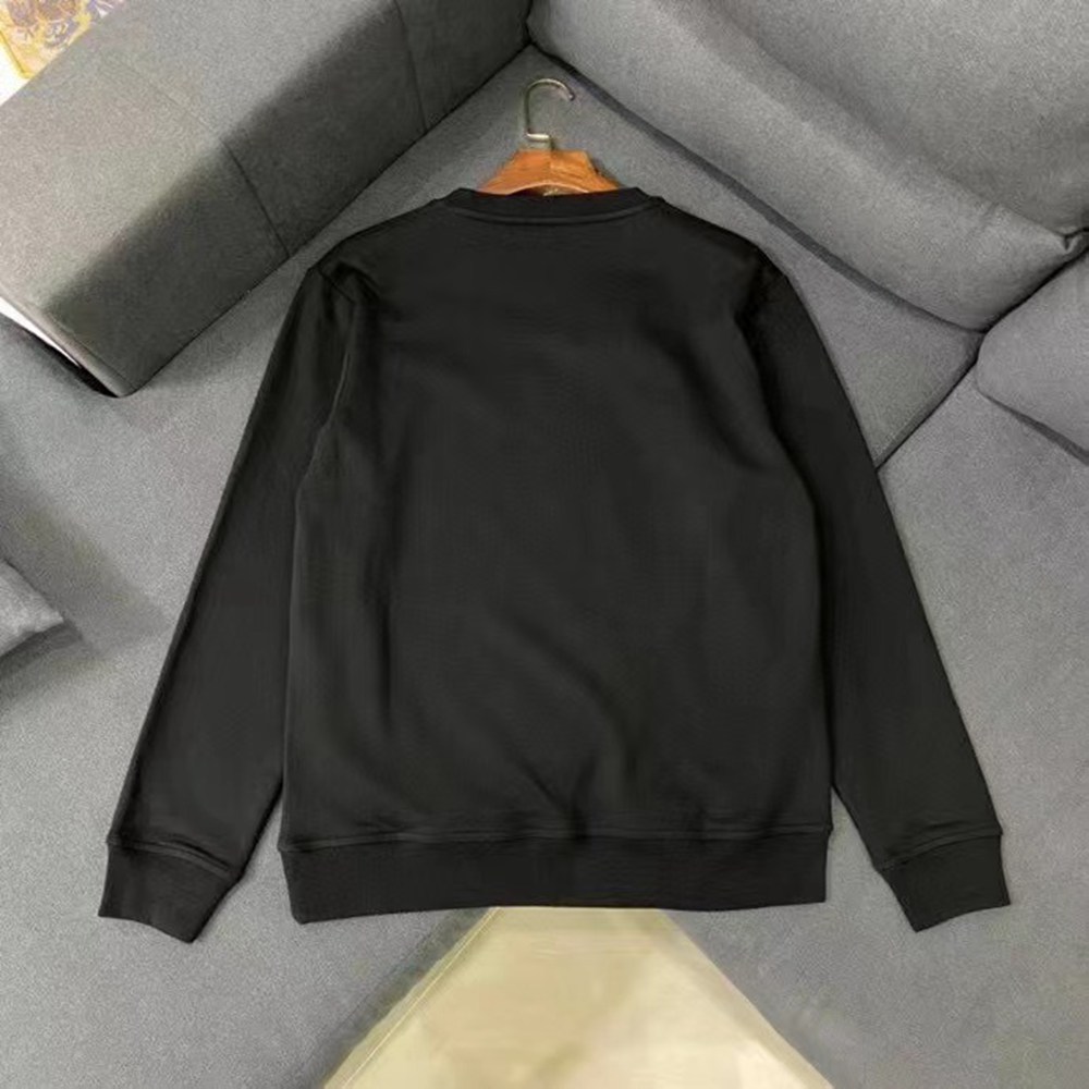 H**me5 sweater