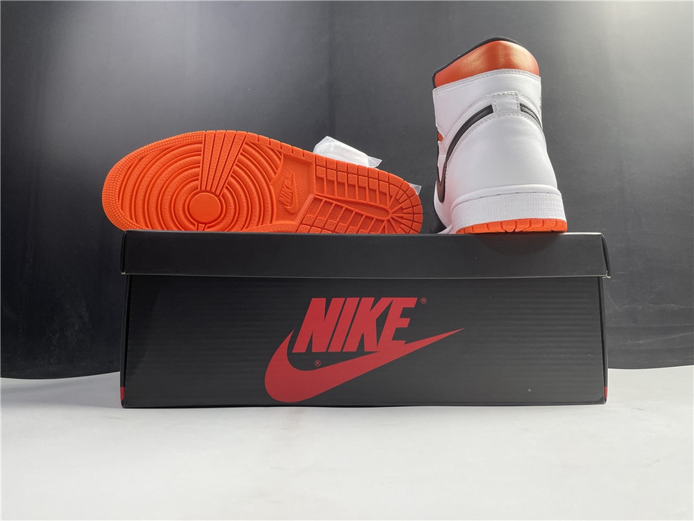 Air Jordan 1 High OG 555088-180