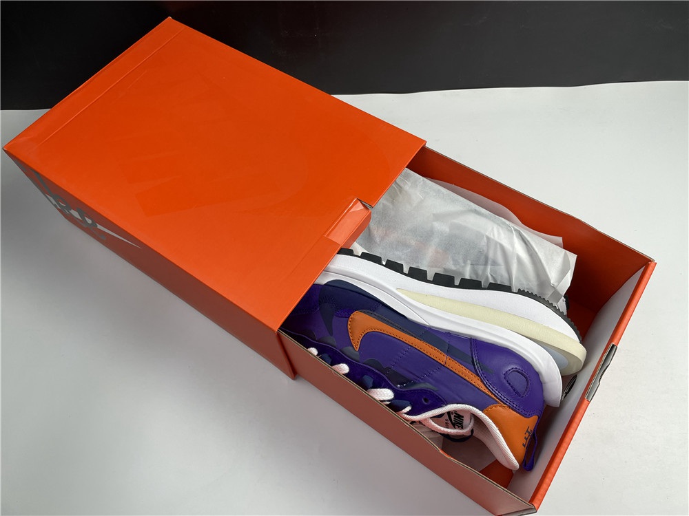 sacai x Nike VaporWaffle 3.0 DD1875-500