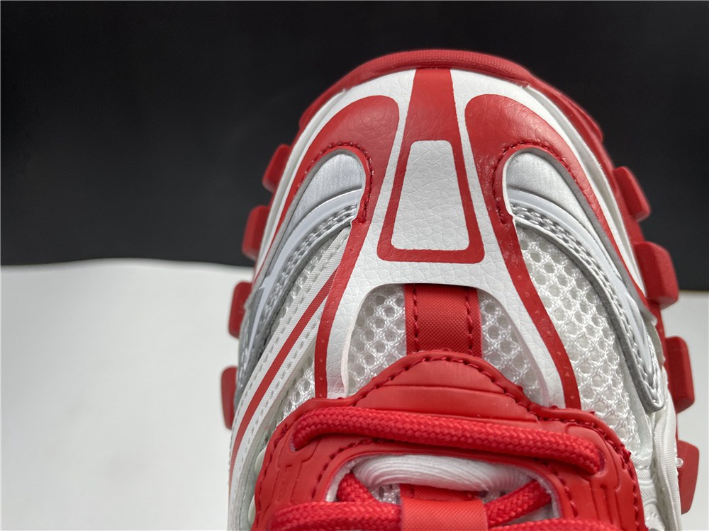 TRIPLE-S SNEAKER