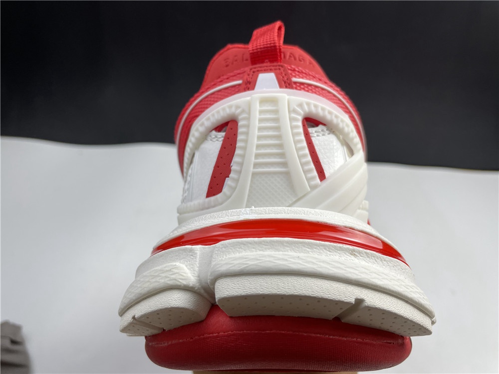 TRIPLE-S SNEAKER
