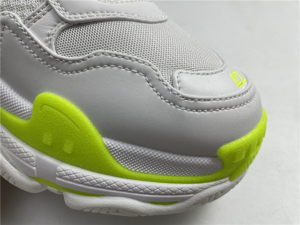 Designer Sneakers BLG Wmns Triple S Trainer Sliver white