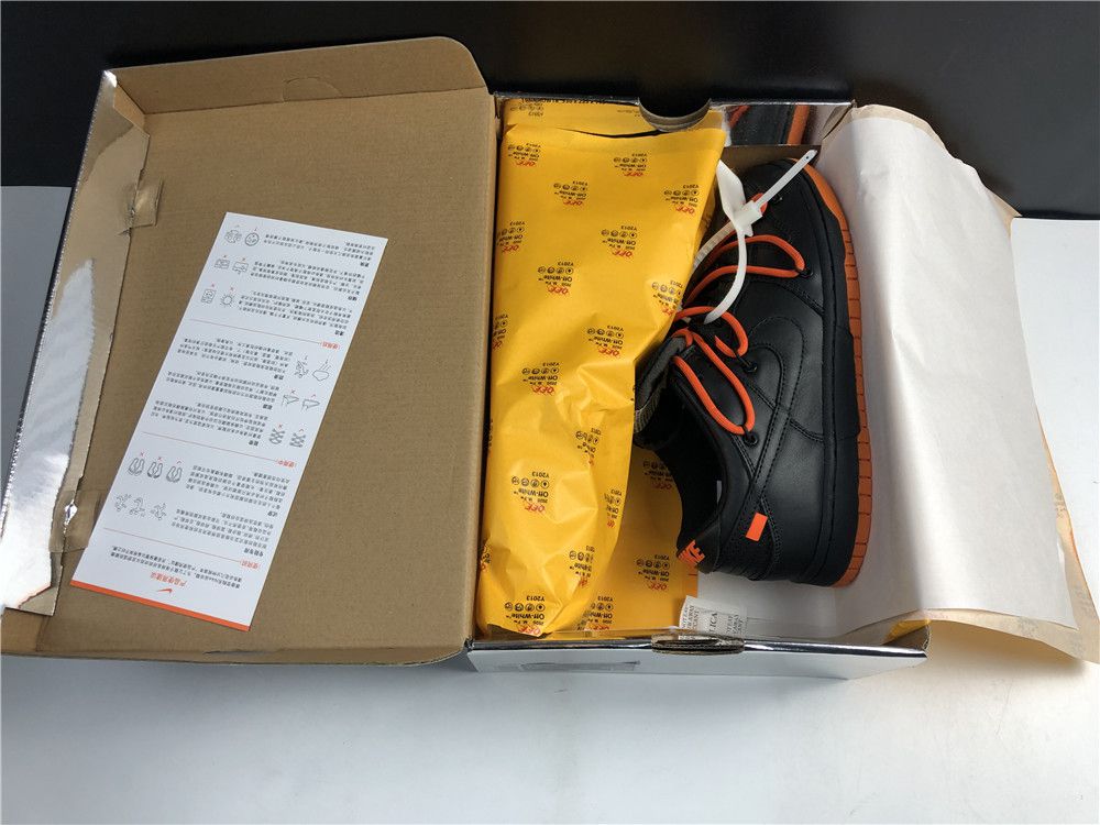 off-White SB Dunk CT0856-002