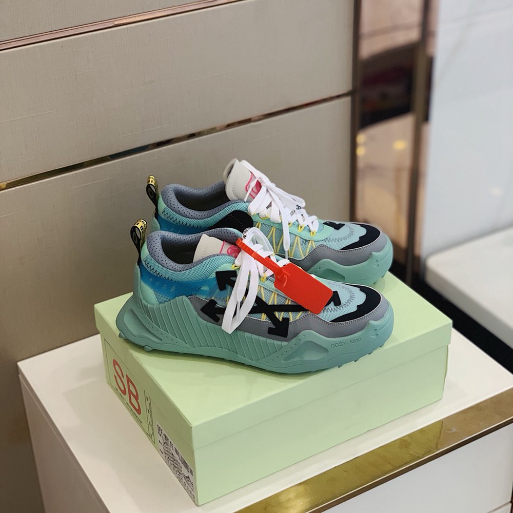 0ffWhite Sneaker
