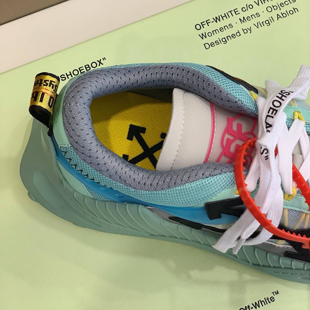 0ffWhite Sneaker