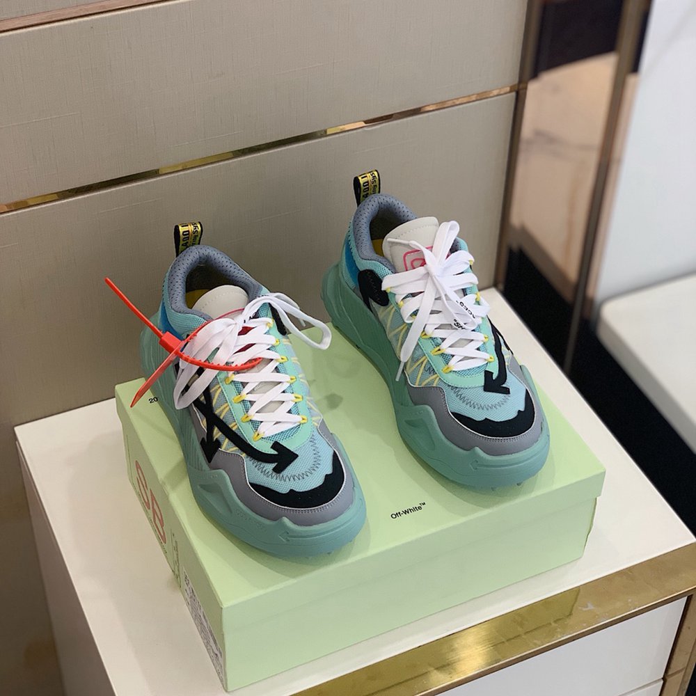 0ffWhite Sneaker