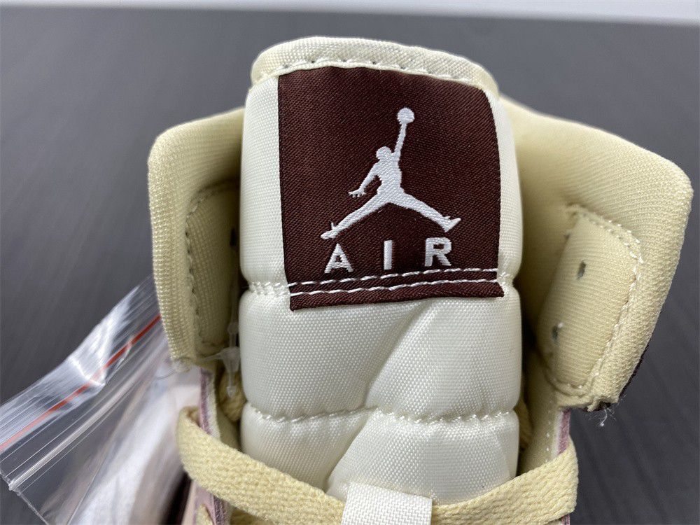 Nike Air Jordan 1 Mid AJ1 DO7440-821