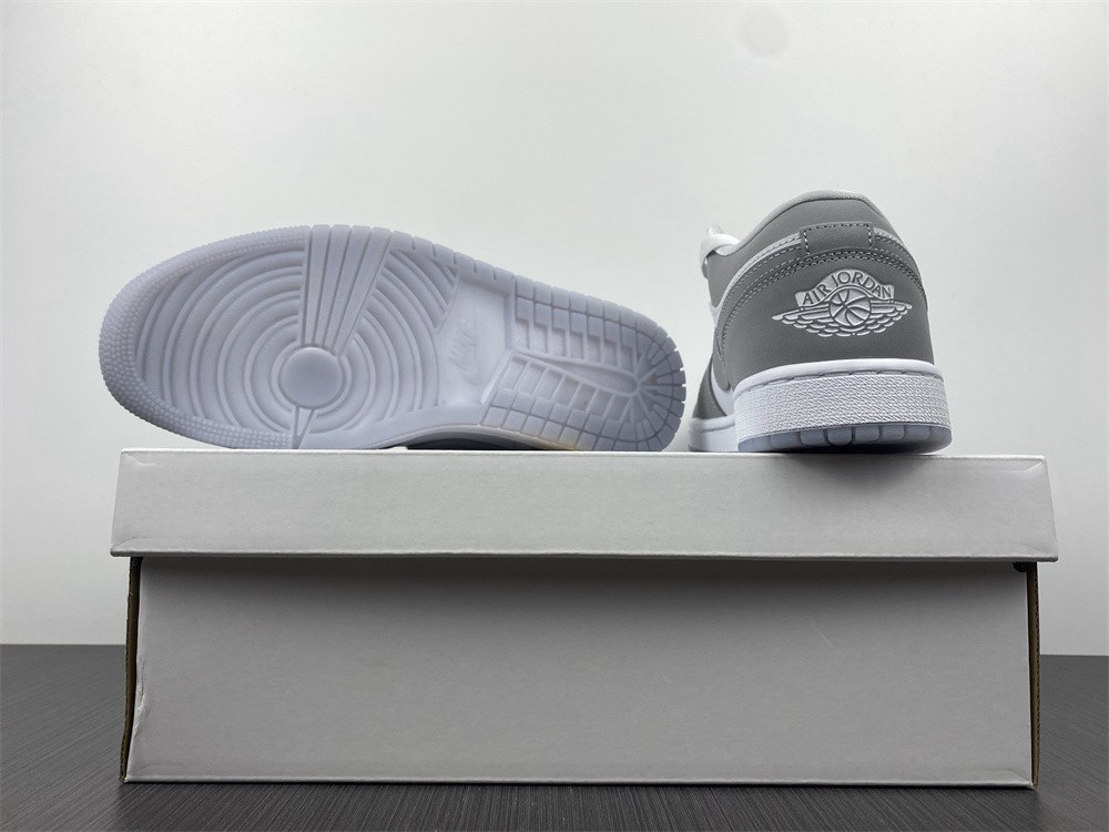 AIR JORDAN 1 LOW DC0774-105
