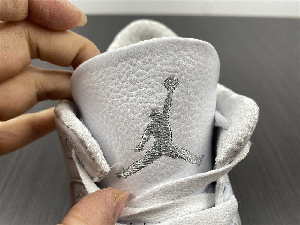 NIKE AIR JORDAN 3 429487-111