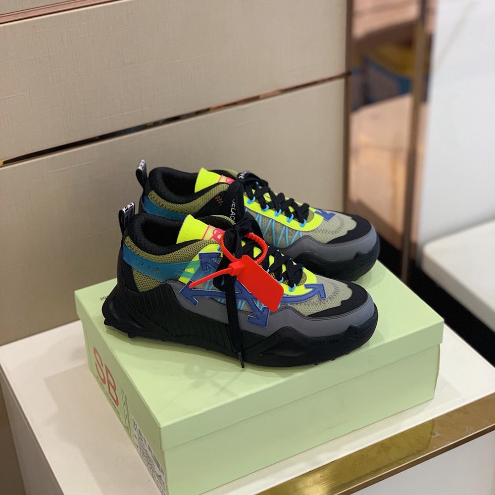 0ffWhite Sneaker