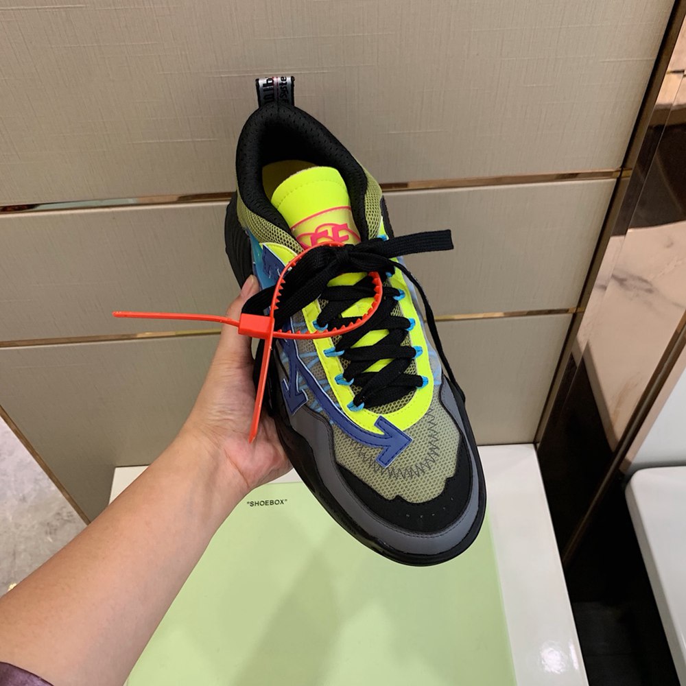 0ffWhite Sneaker