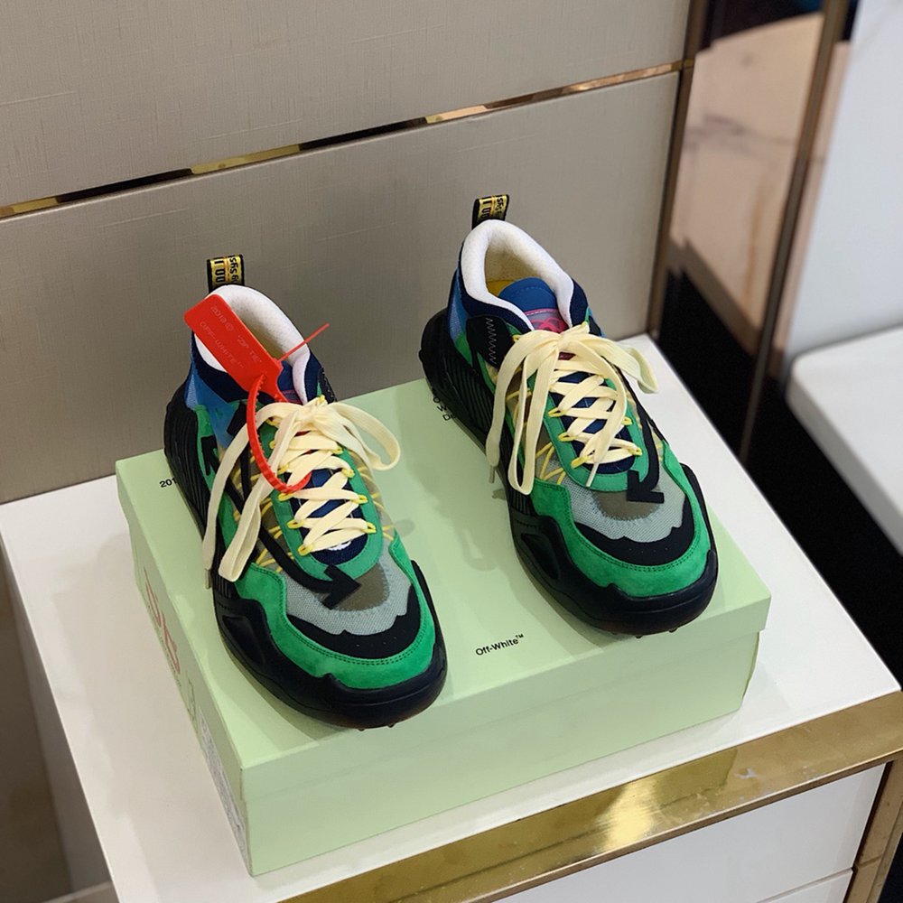 0ffWhite Sneaker