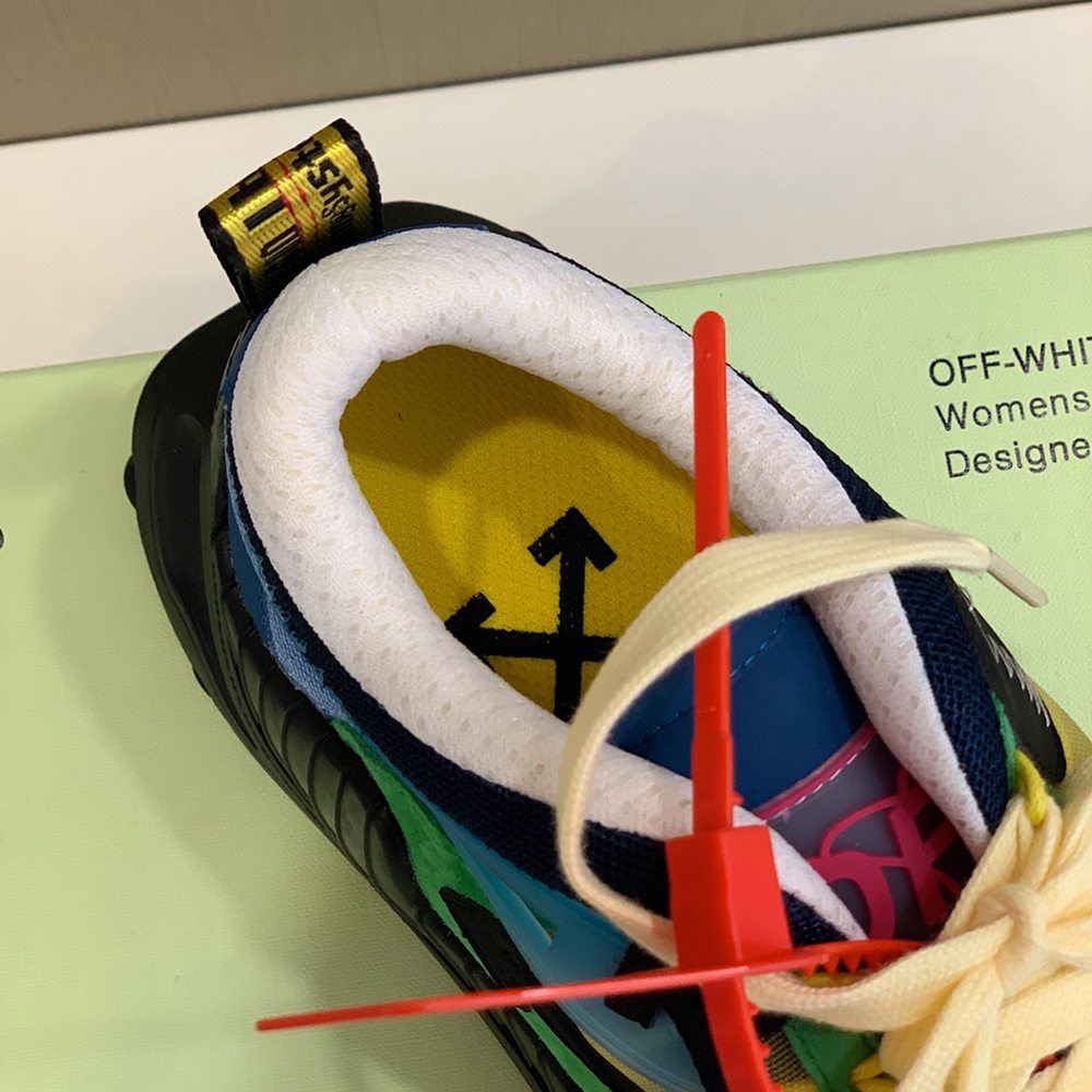 0ffWhite Sneaker