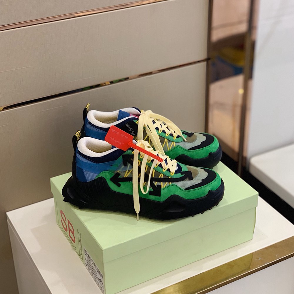 0ffWhite Sneaker