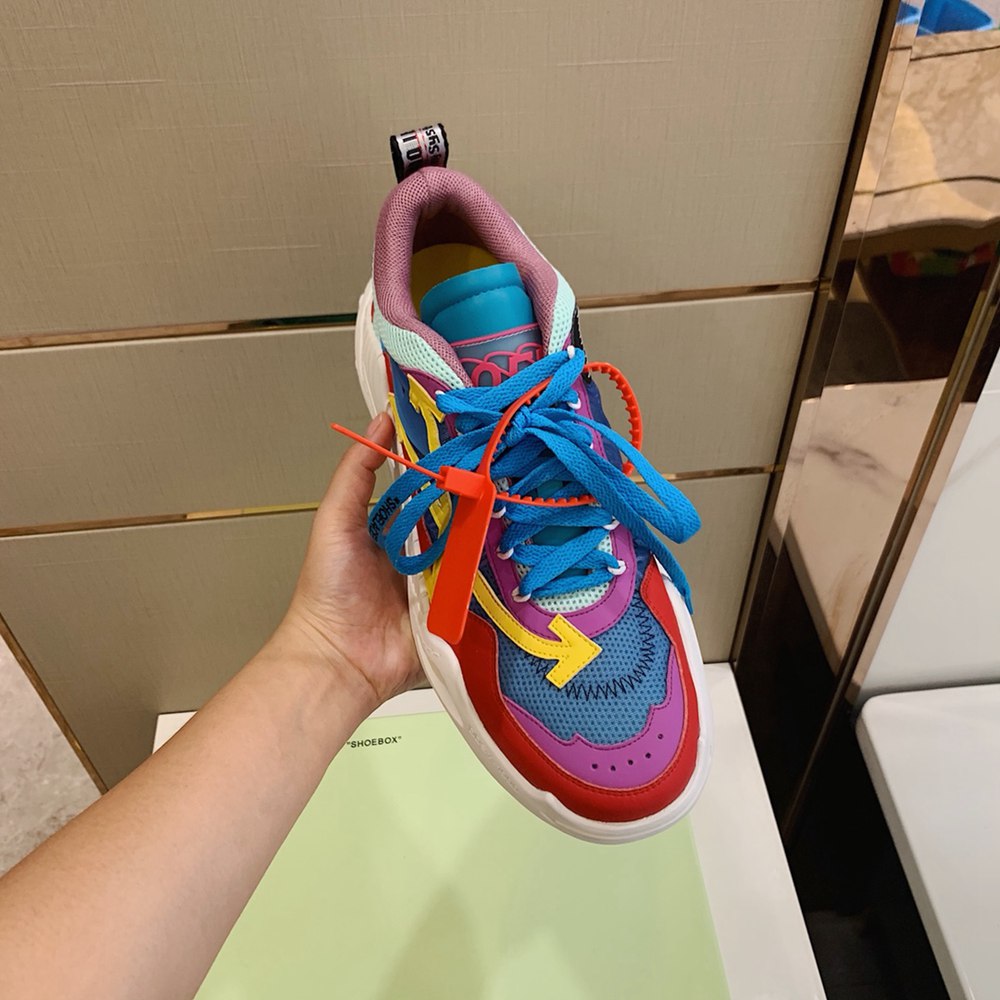 0ffWhite Sneaker
