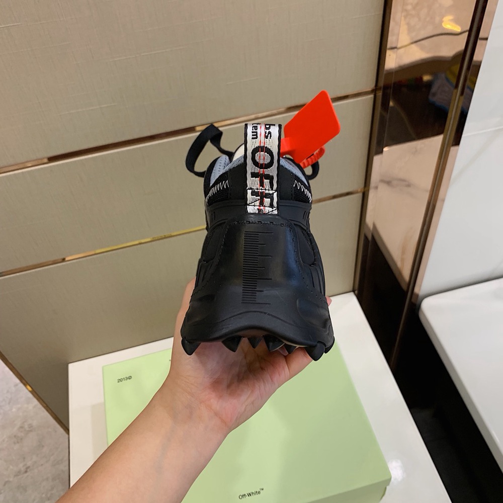 0ffWhite Sneaker