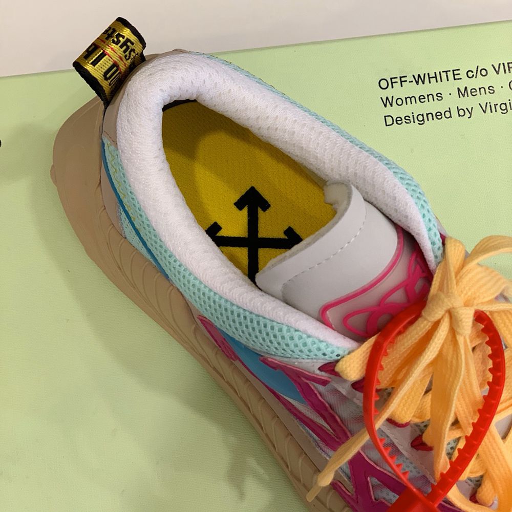0ffWhite Sneaker