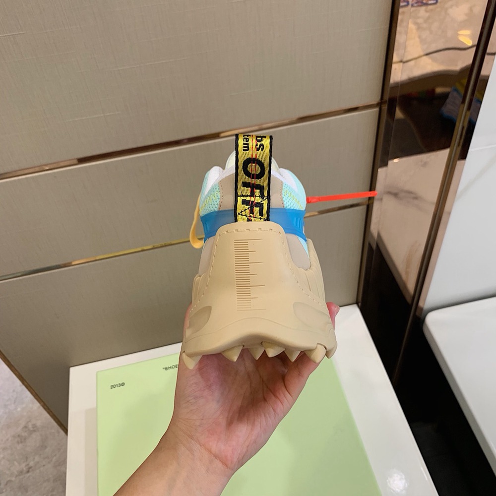 0ffWhite Sneaker