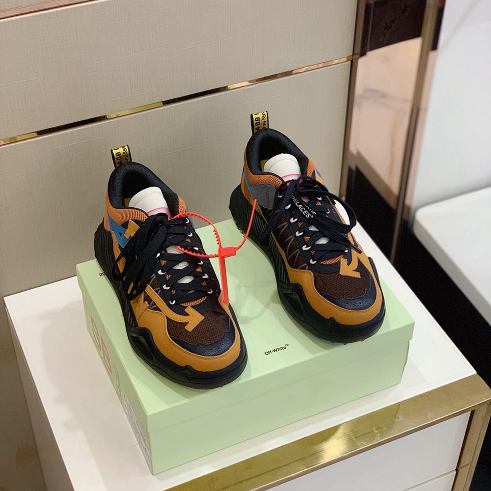 0ffWhite Sneaker