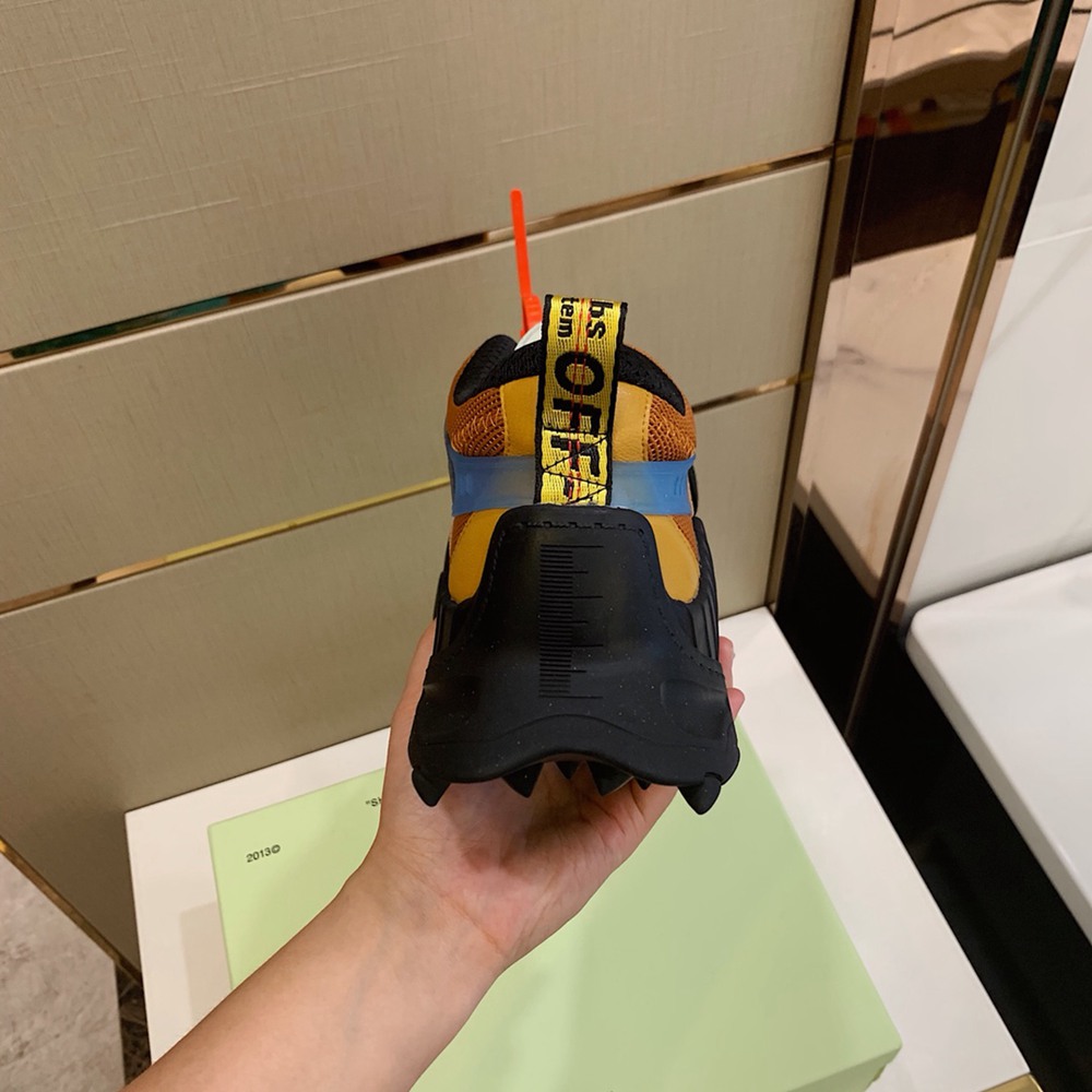 0ffWhite Sneaker