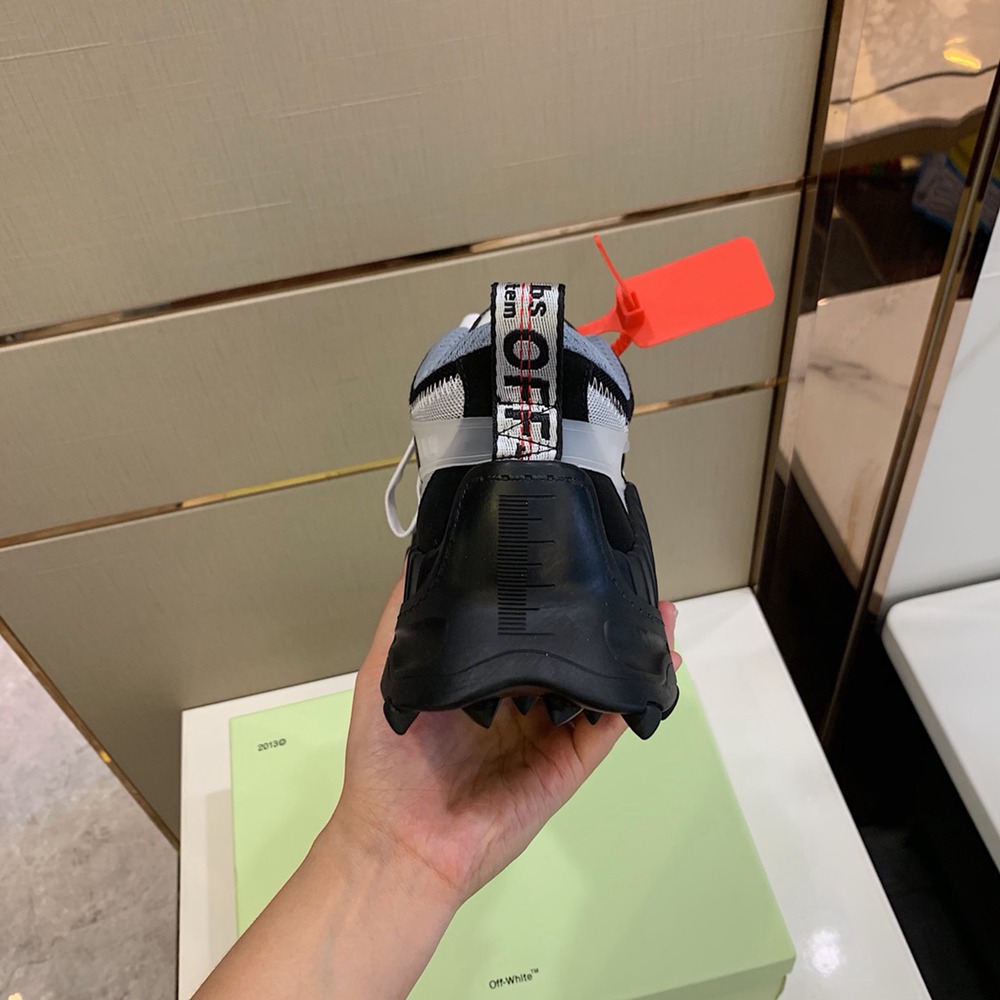 0ffWhite Sneaker