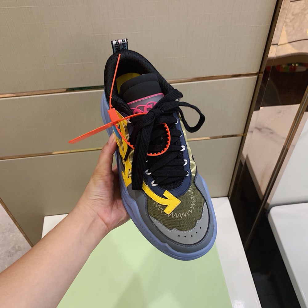 0ffWhite Sneaker