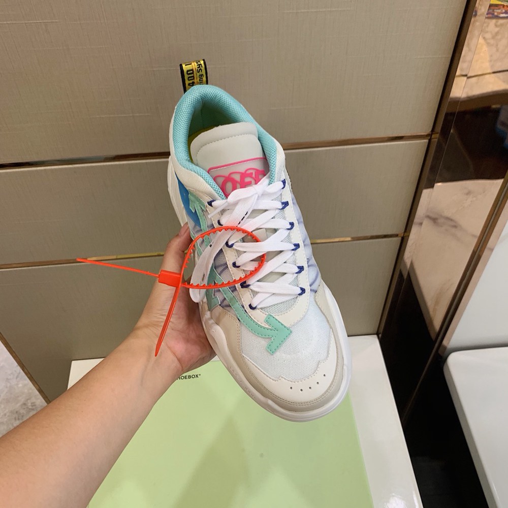 0ffWhite Sneaker