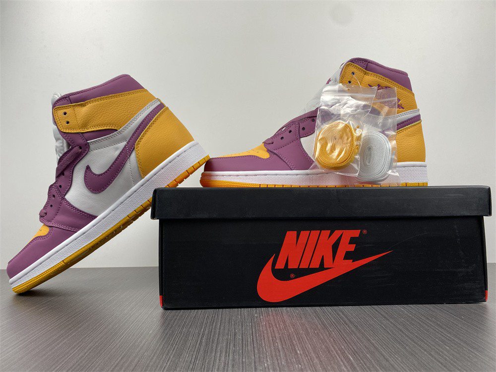 Air Jordan 1 High OG "Brotherhood" 555088-706