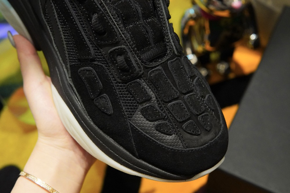AM1R1 SNEAKERS