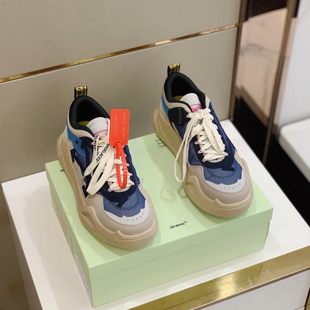 0ffWhite Sneaker