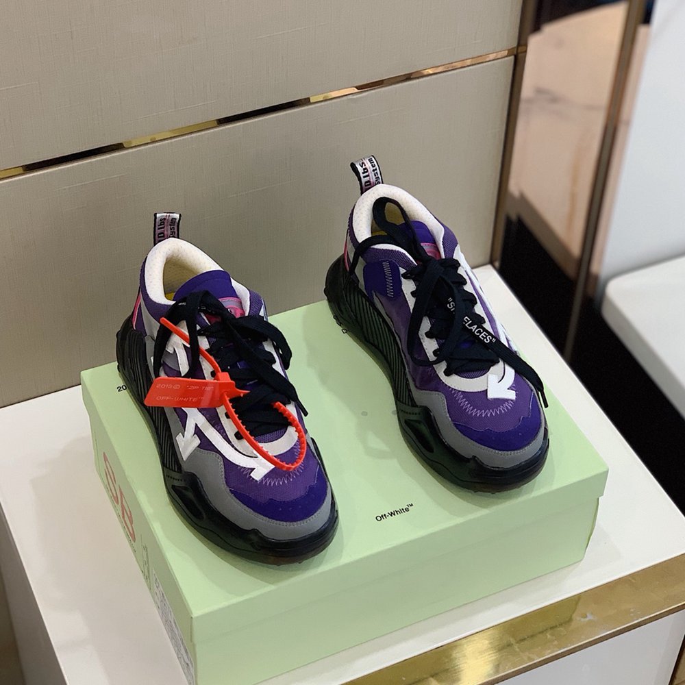 0ffWhite Sneaker