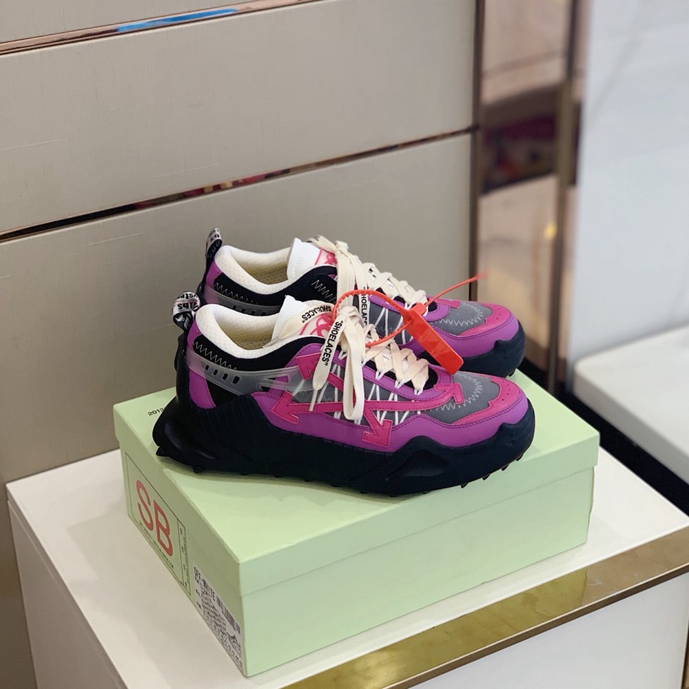 0ffWhite Sneaker