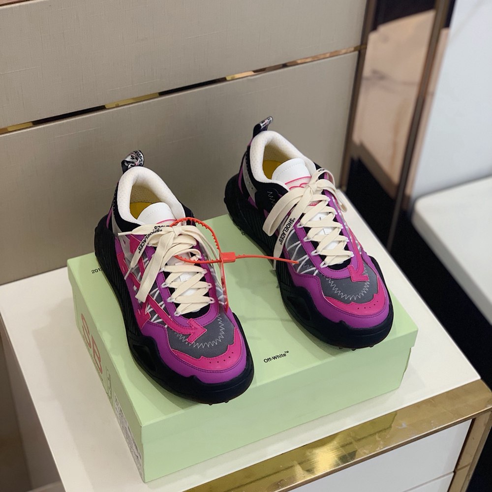 0ffWhite Sneaker