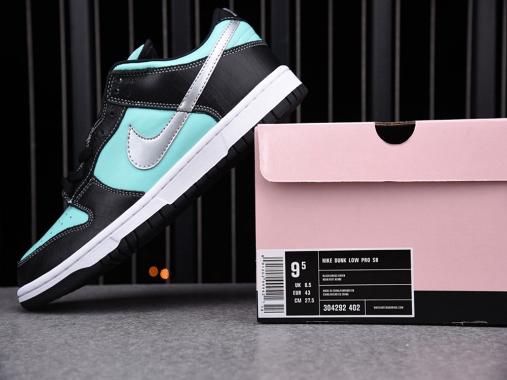 Nike Dunk Low Pro SB T*f*ny(304292-402)