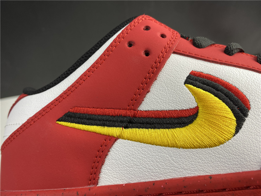Nike SB Dunk Low