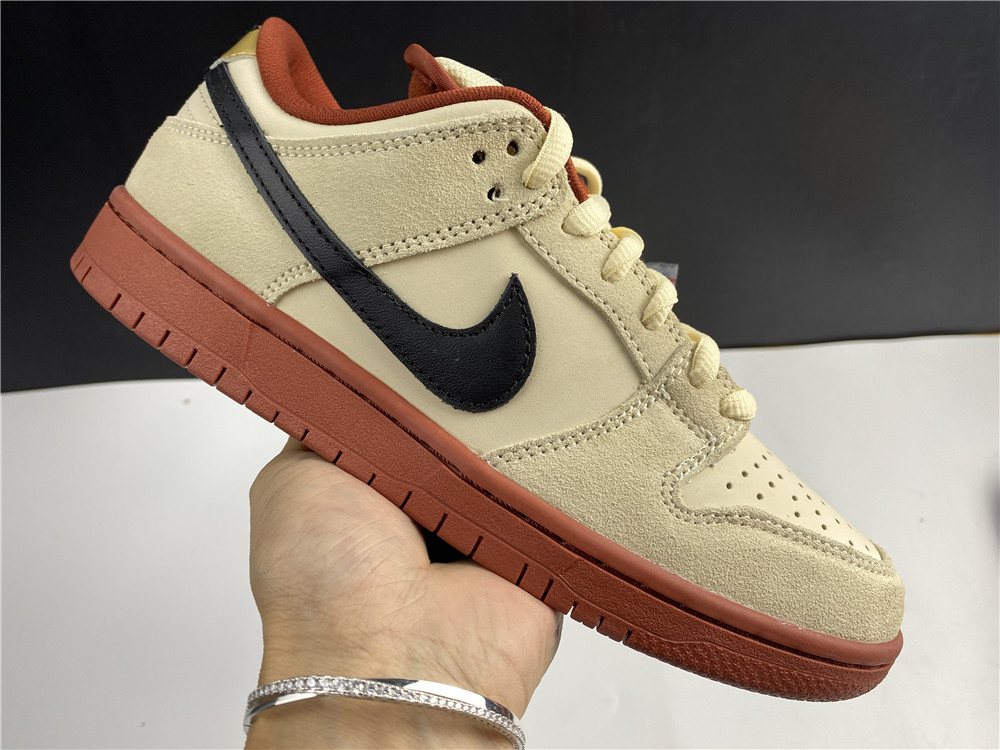 Nike SB Dunk Low