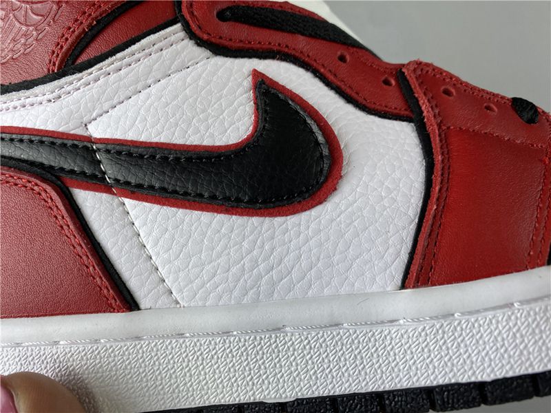 Air Jordan 1 Retro High OG Bloodline 2.0(555088 129)