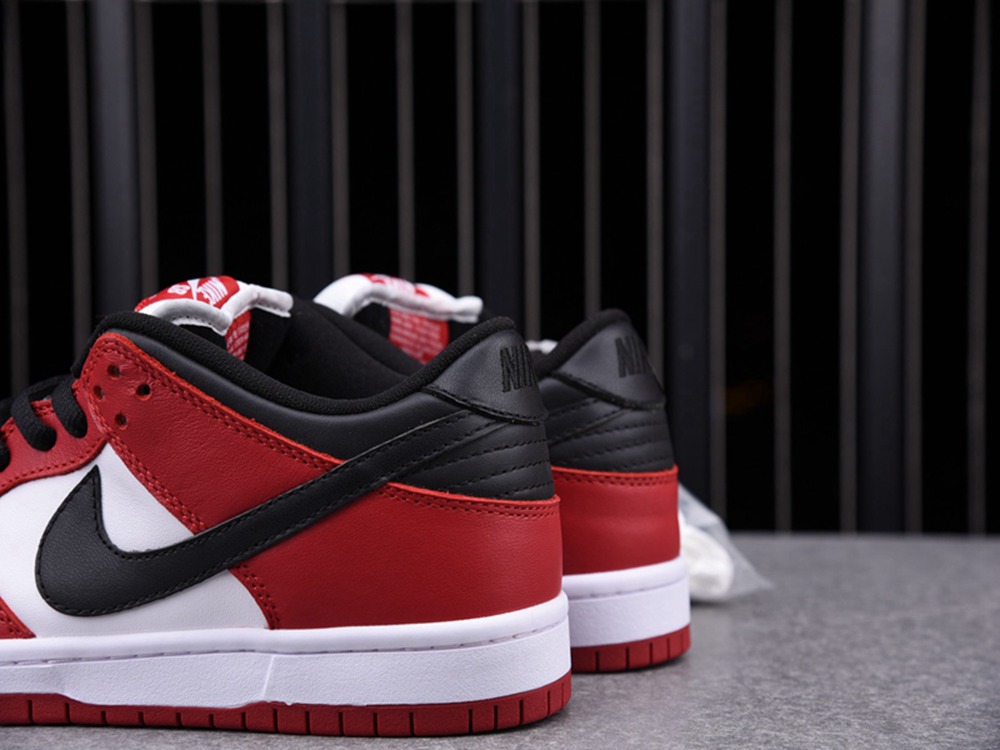 NIKE Dunk Low SB 